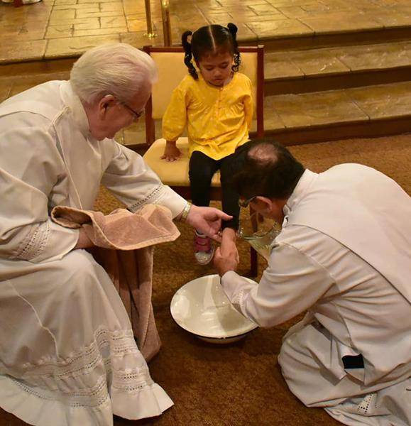 CHARLOTTE — Mass of the Lord’s Supper at St. Gabriel Church. (Photo via Facebook)